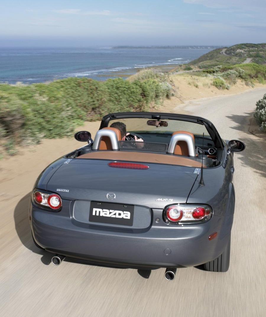  Mazda MX-5 Roadster Coupe 2006 года  (фото 111 из 212)